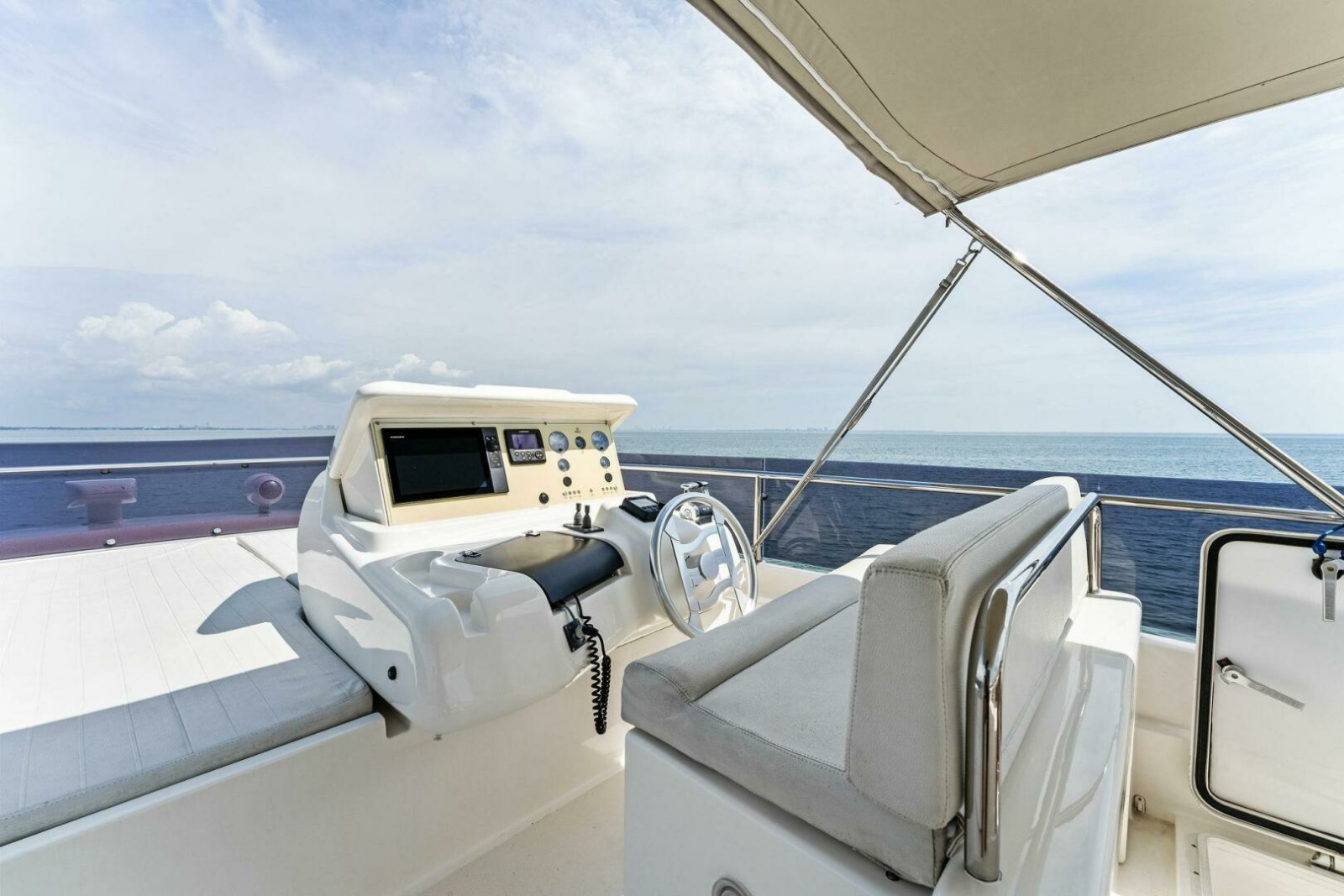 62' 2013 Ferretti Yachts 620