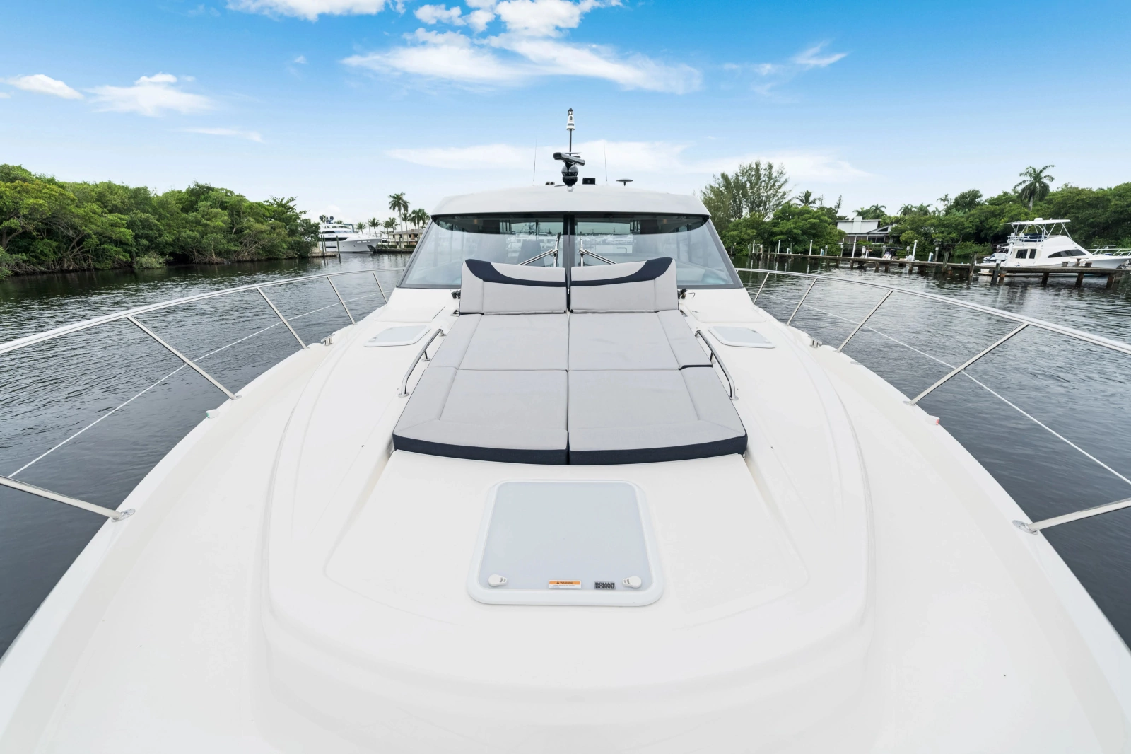 6000 SPORT YACHT 60ft Riviera Yacht For Sale