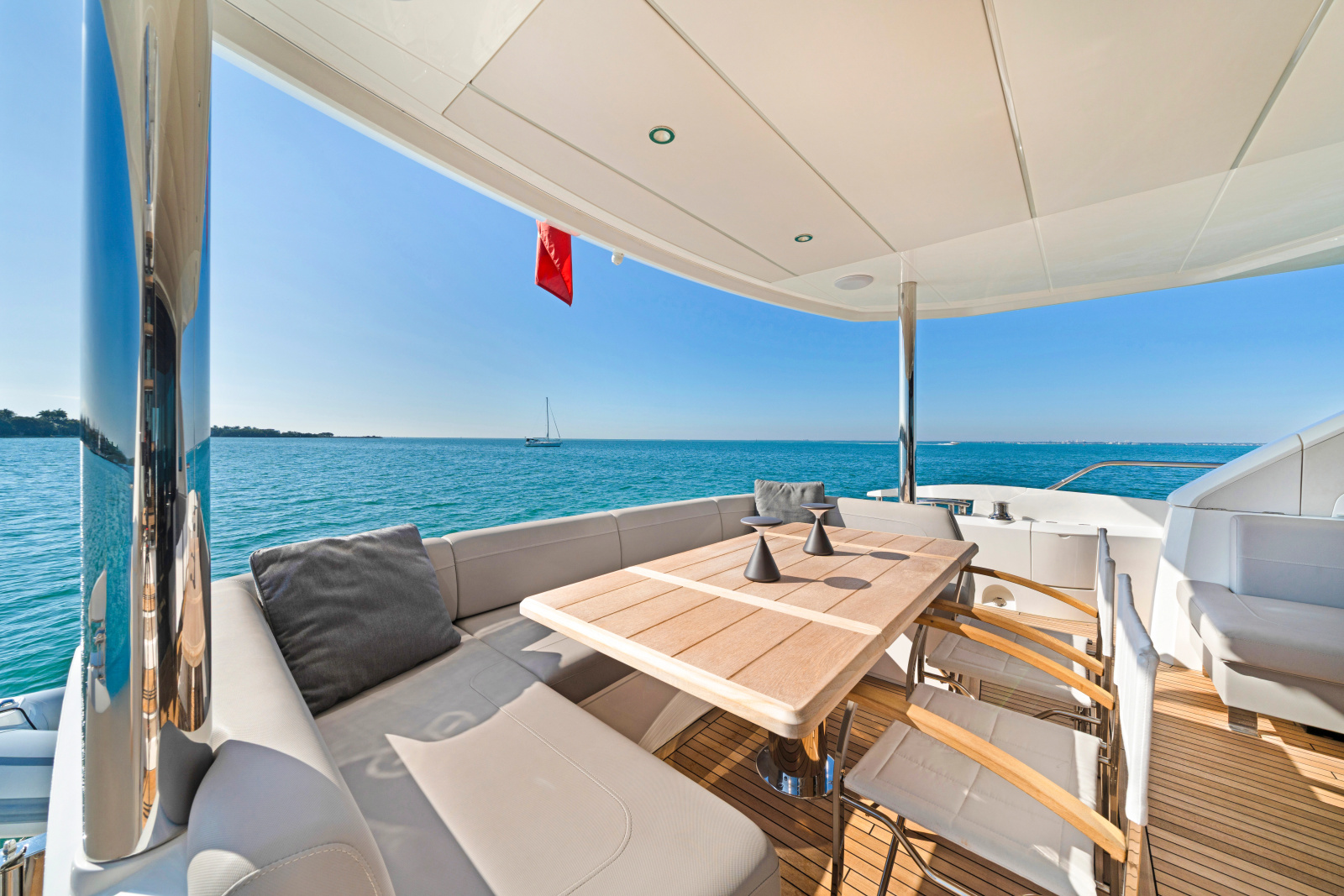 2020 Sunseeker 76 Yacht
