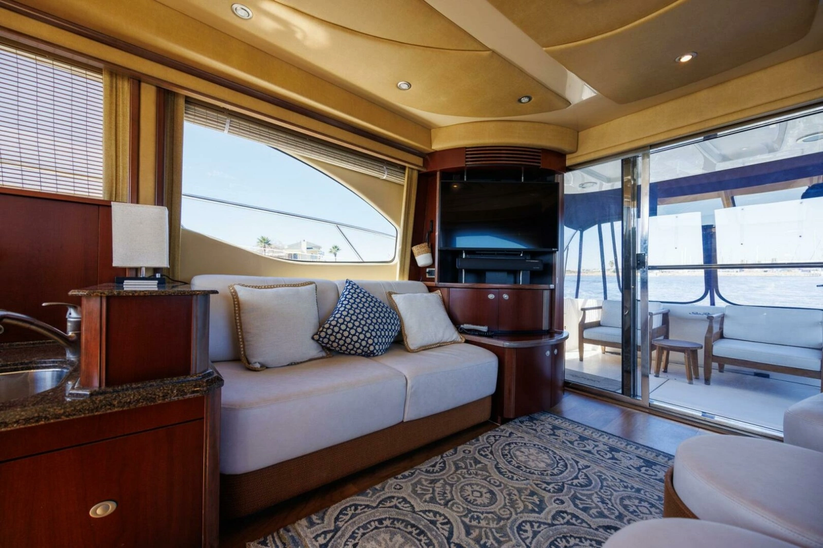 2006 Sea Ray 52 Sedan Bridge photo 7