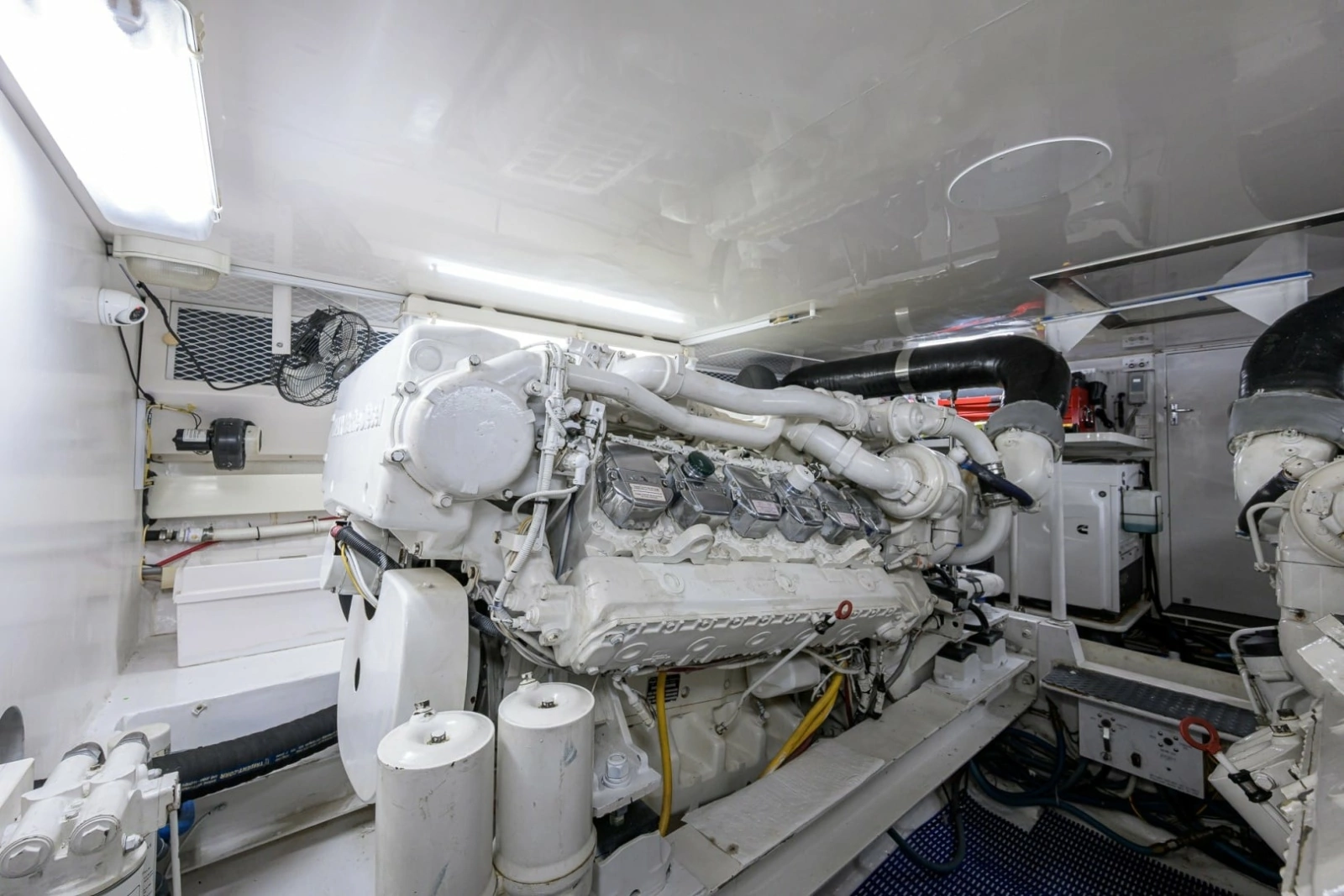2002 Viking 61 Convertible