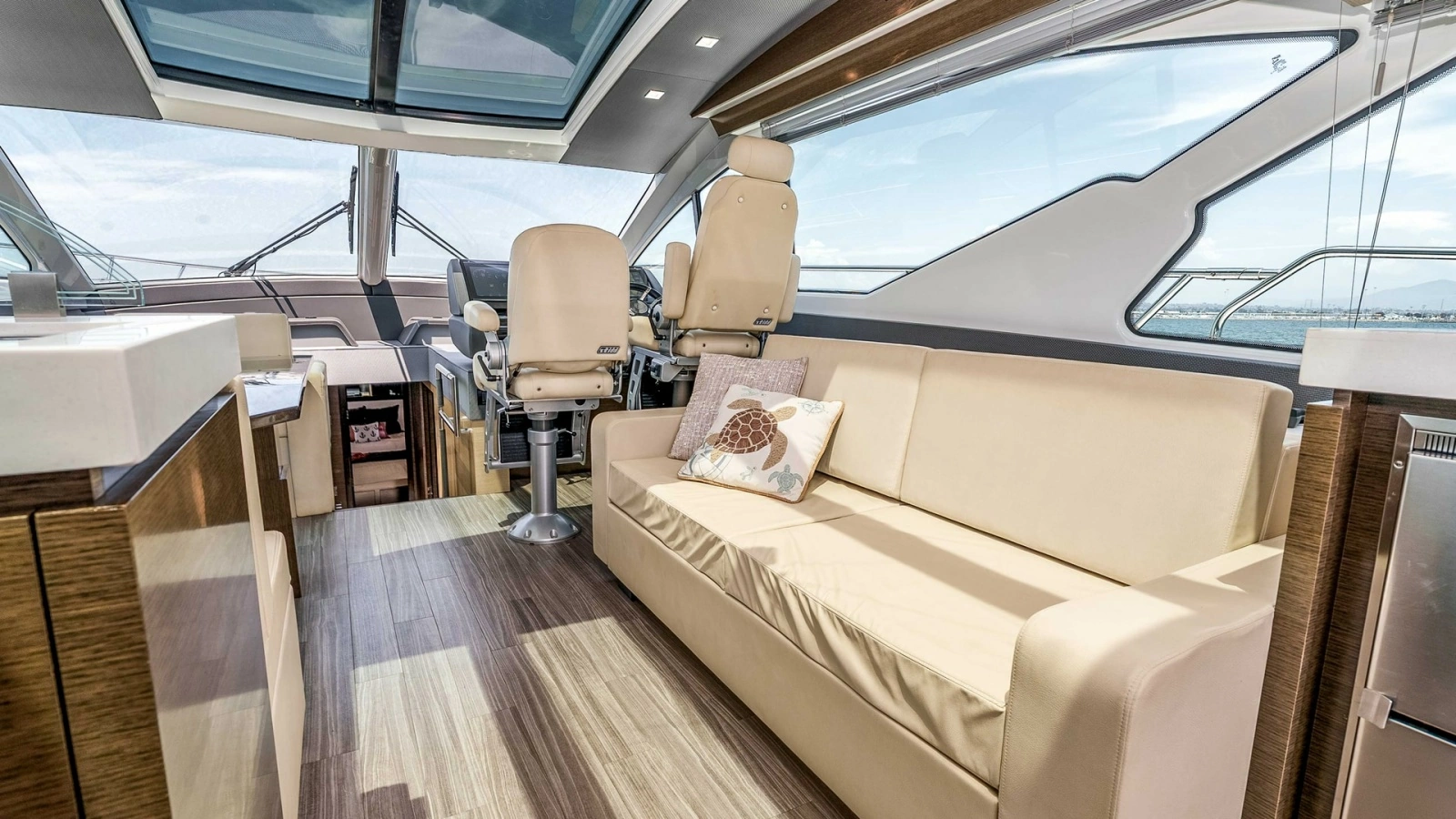 2017 Cruisers 60 Cantius 'Rising Star' - Spacious Helm and Salon Area