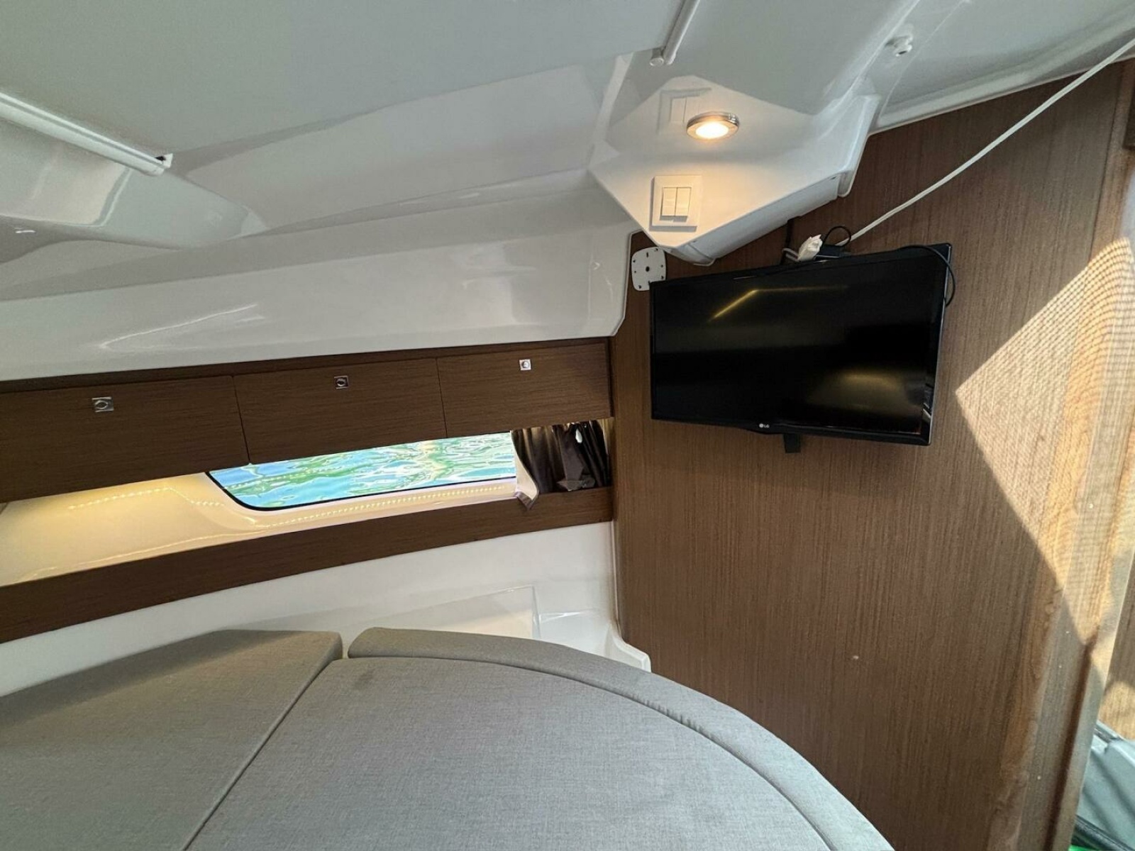 Jeanneau Knot Work'N - Cabin