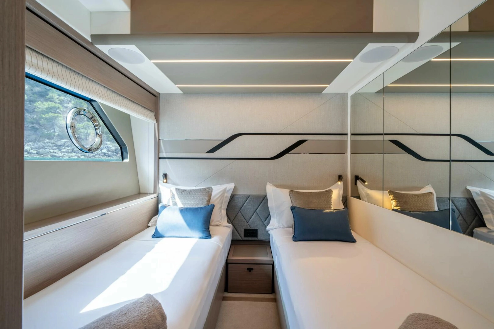 75 SPORT YACHT 75ft Sunseeker Yacht For Sale