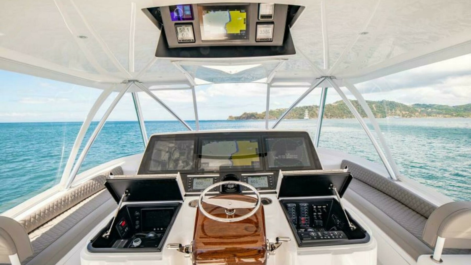 Flybridge Helm Station
