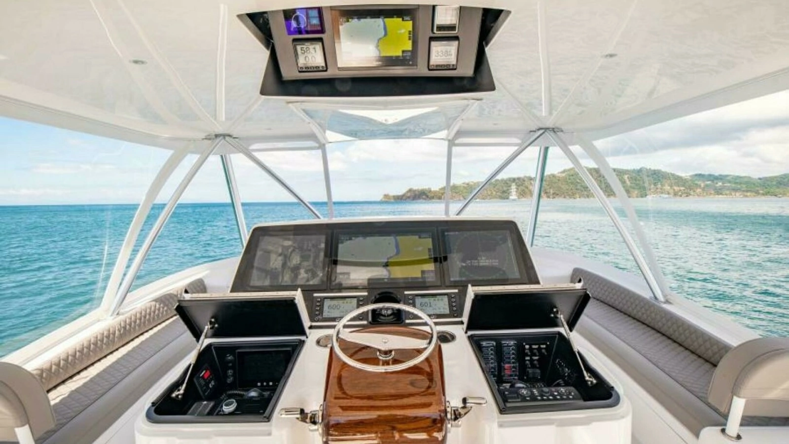Flybridge Helm Station
