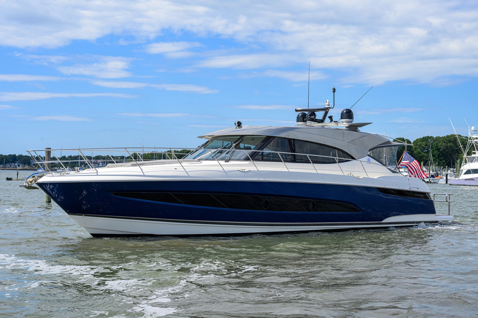 2023 Riviera 5400 Sport Yacht