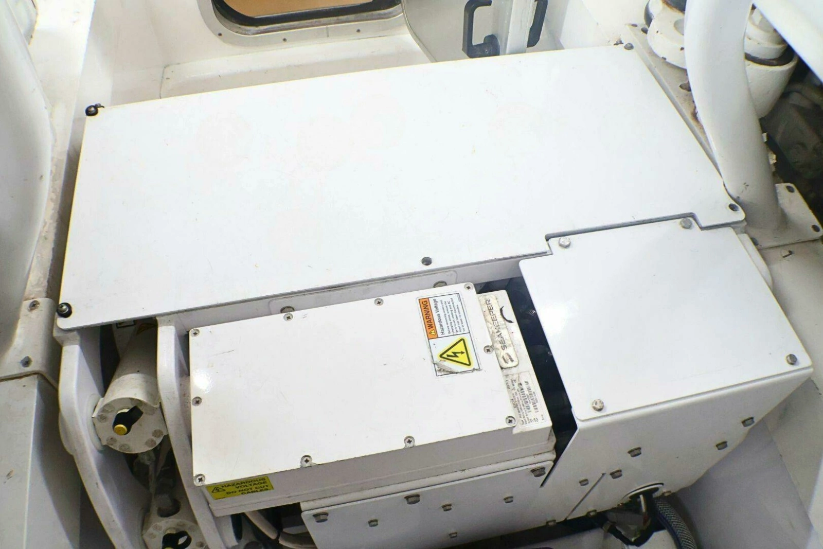 2001 Donzi 73' Sport Fish  Engine Room