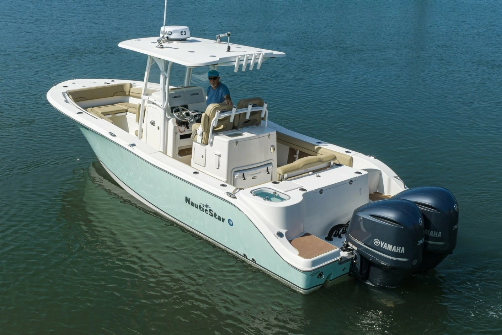 NauticStar 28 - Exterior Profile