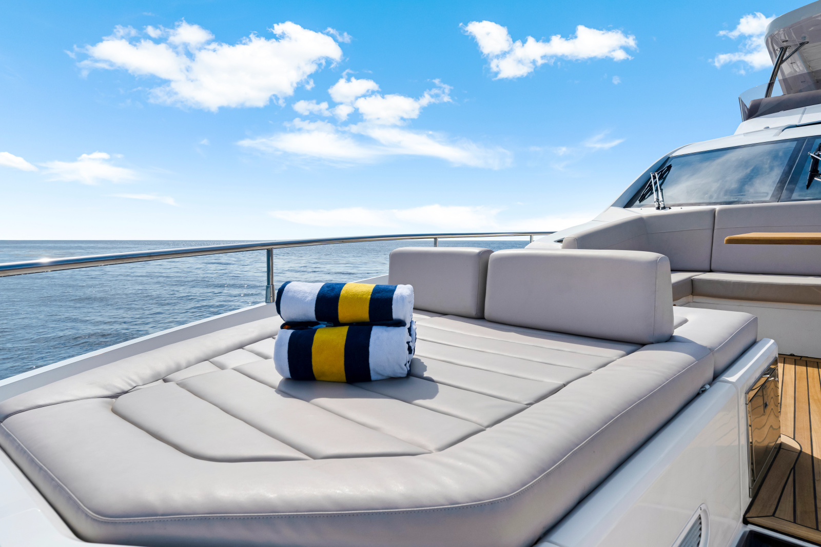 2020 Sunseeker 76 Yacht