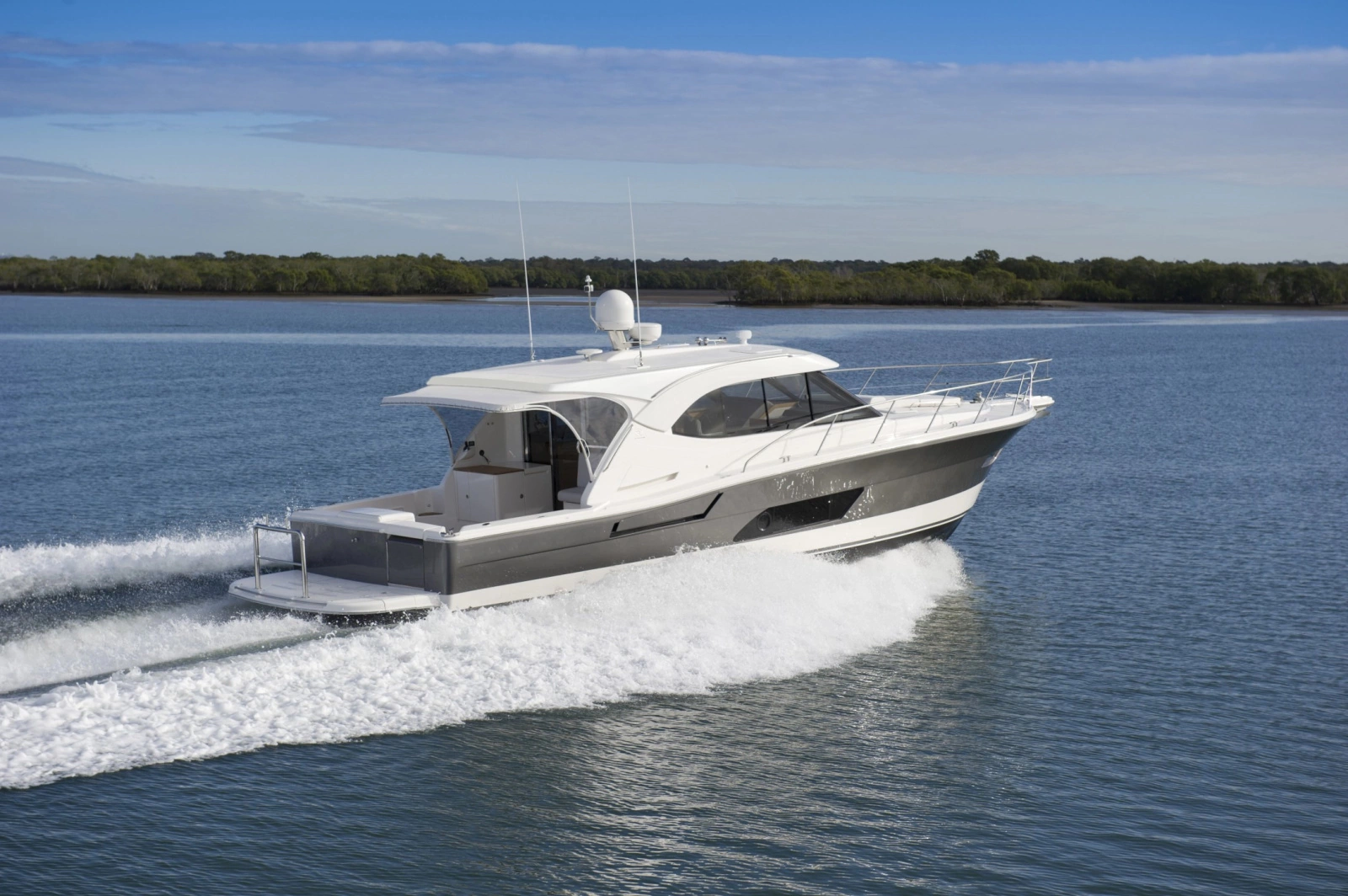 445 SUV 44ft Riviera Yacht For Sale