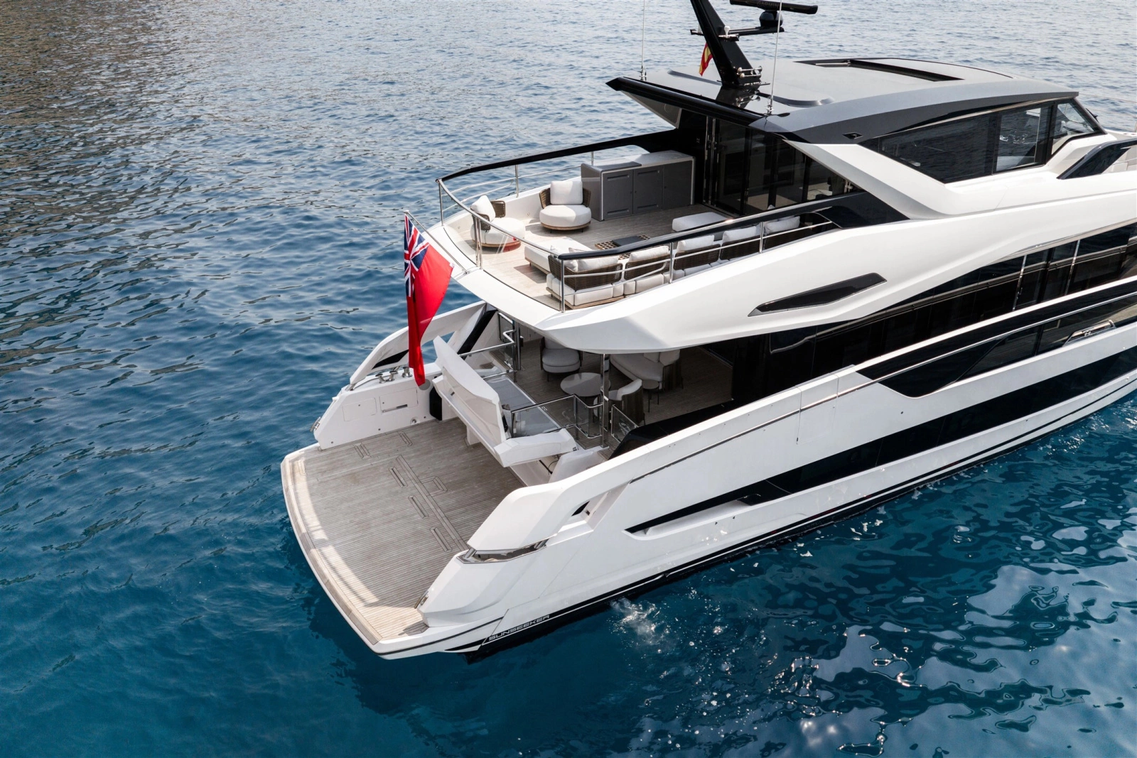 82 OCEAN ENCLOSED 82ft Sunseeker Yacht For Sale