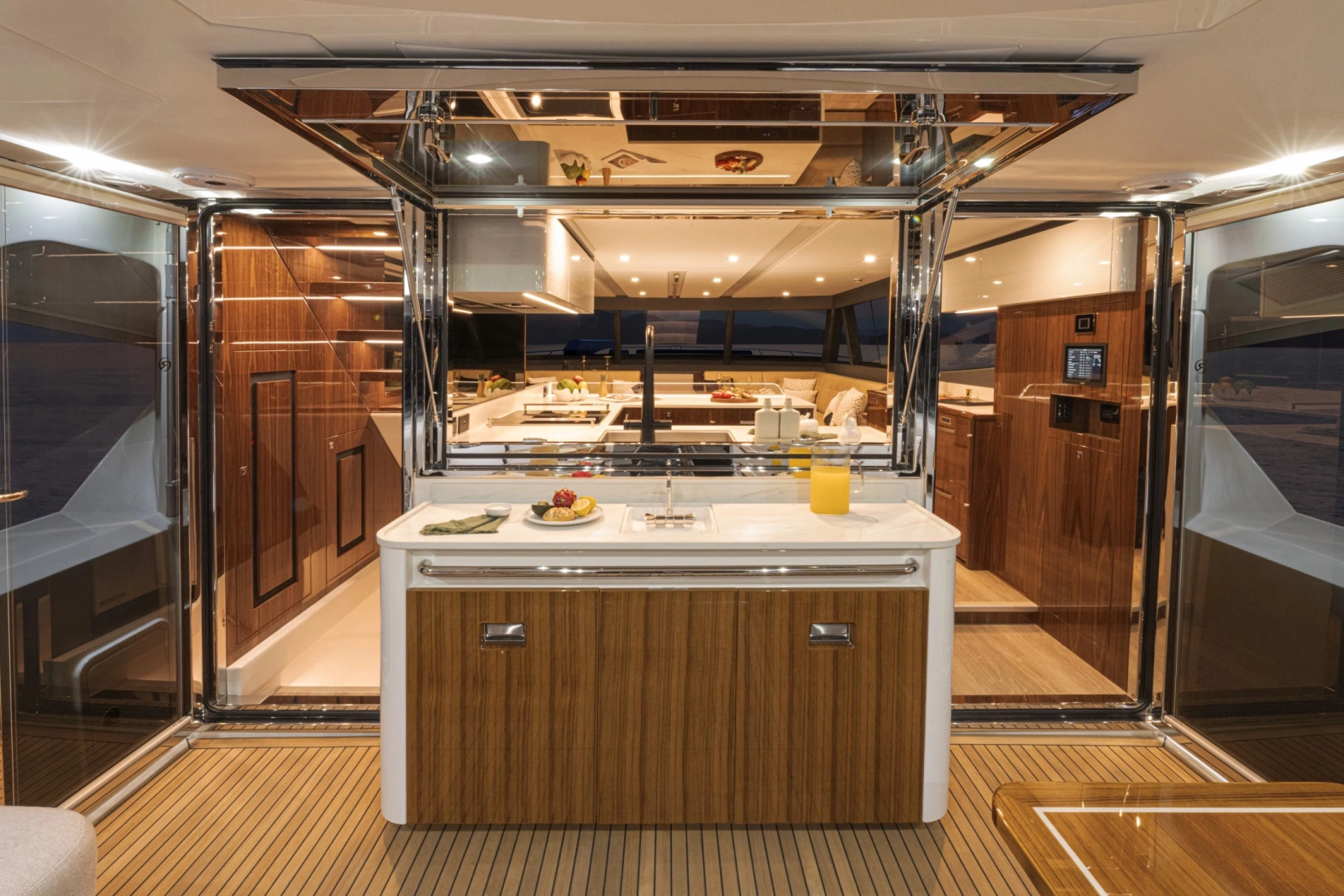 68 Sports Motor Yacht 68ft Riviera Yacht For Sale