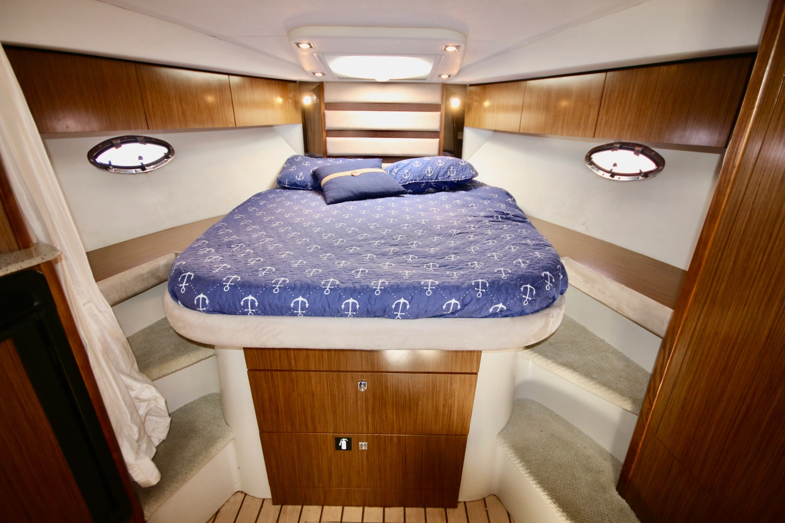 2013 Cruisers Yachts 380