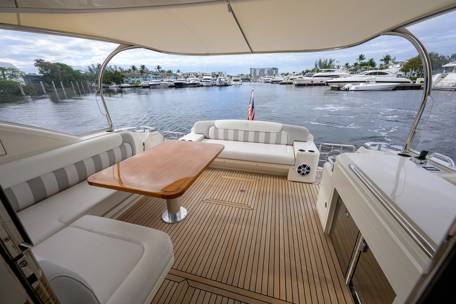 2019 Riviera 5400 Sport Yacht