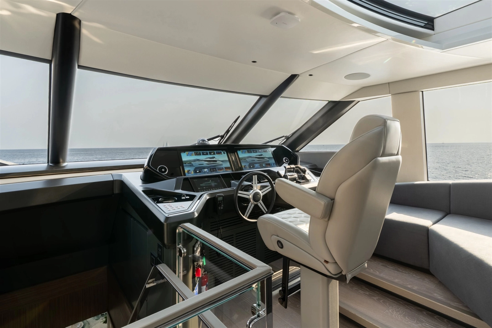 82 OCEAN ENCLOSED 82ft Sunseeker Yacht For Sale