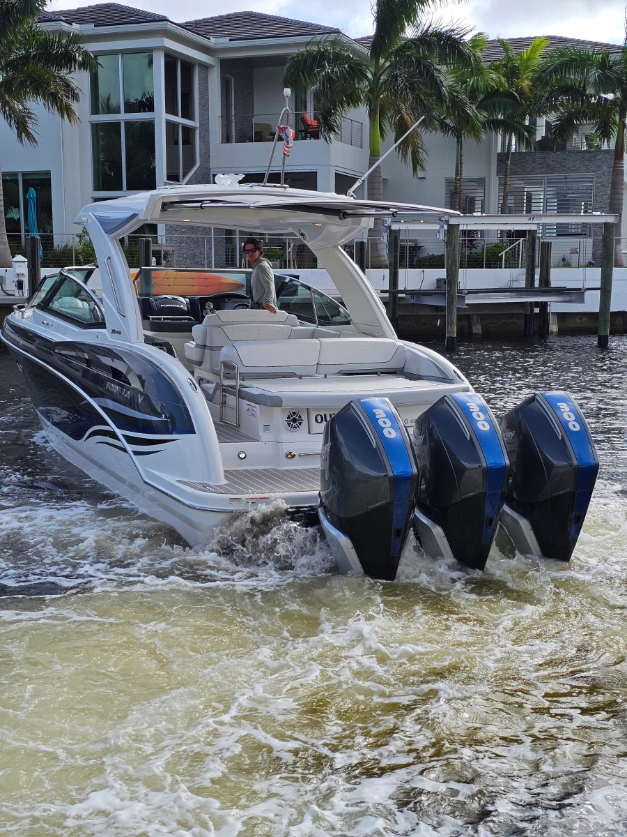 2023 Formula 350 Crossover Bowrider