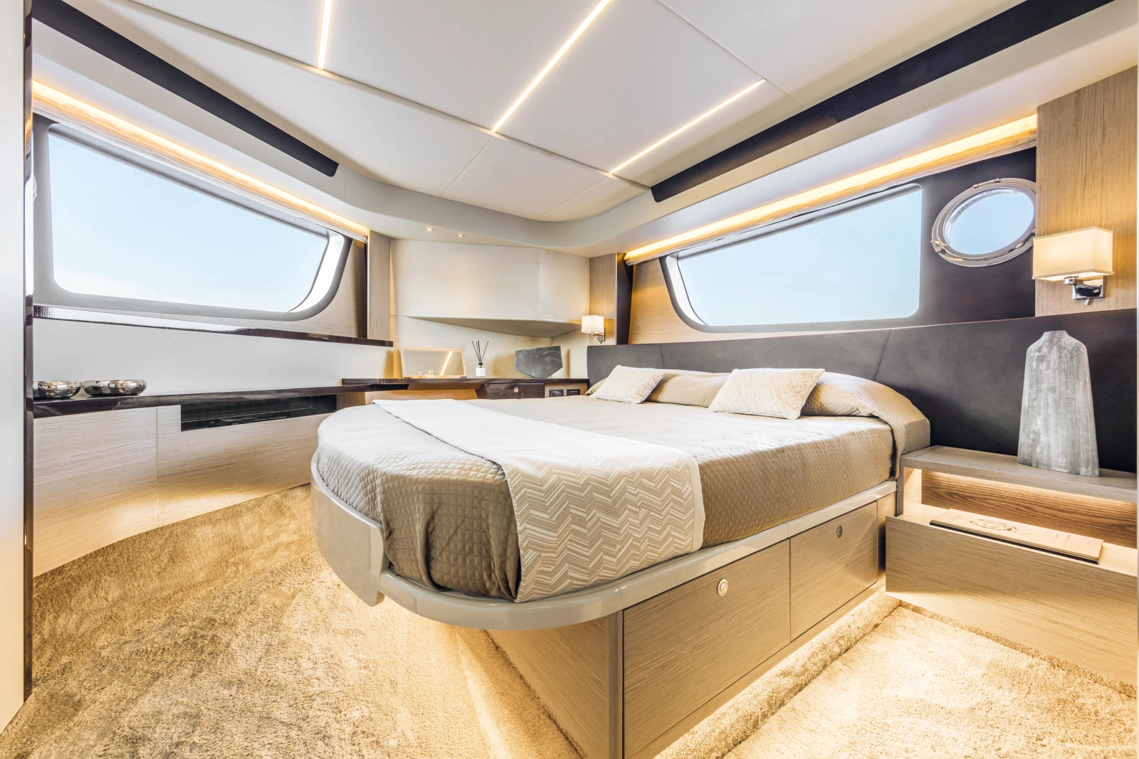 47 FLY 47ft Absolute Yacht For Sale