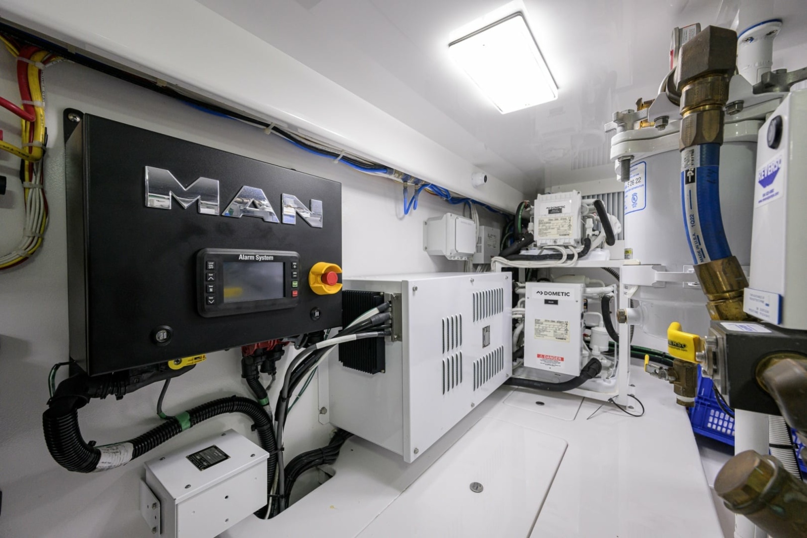 Viking 54 - Dog House - Engine Room