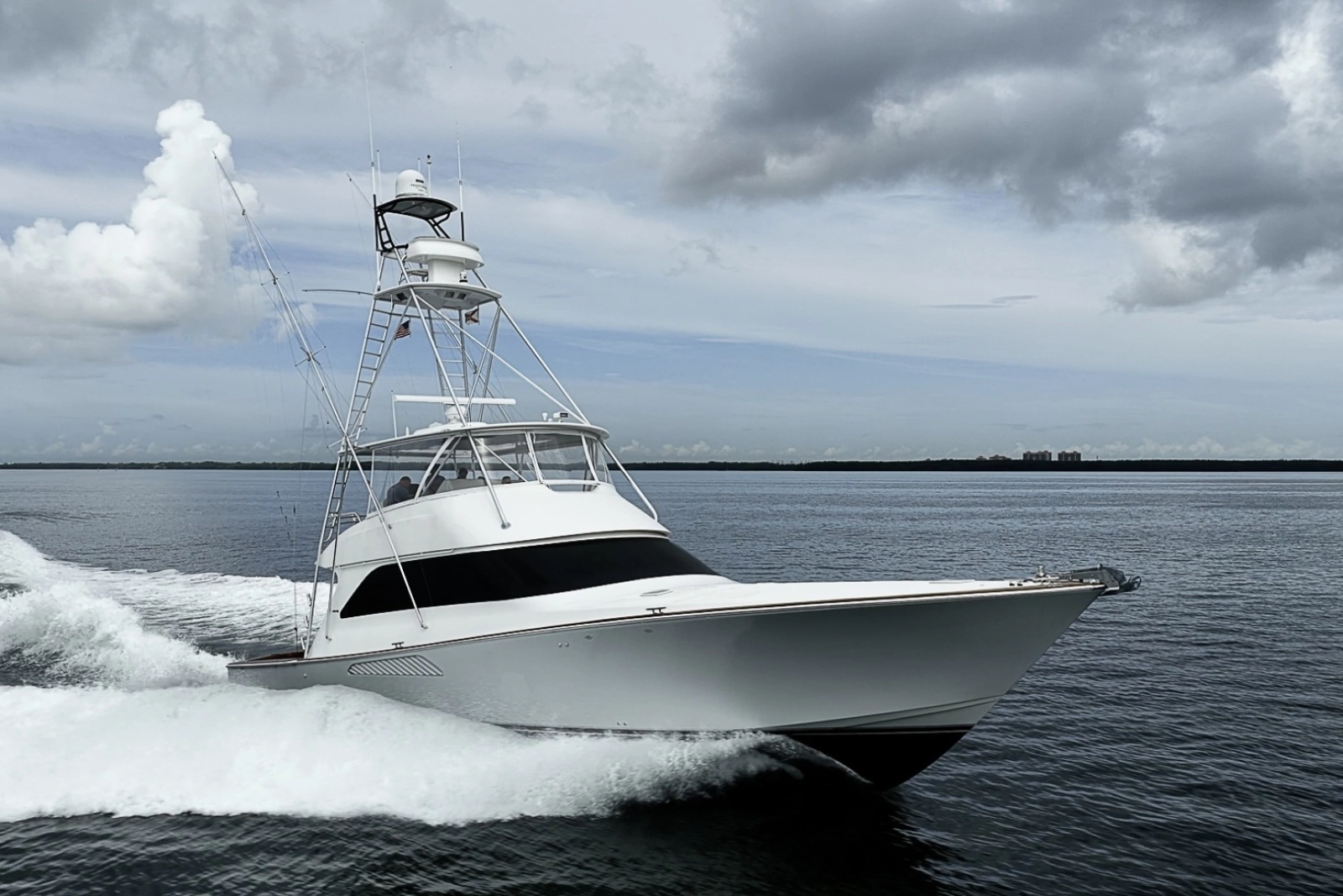 Viking 64 BIG BLUE - Running