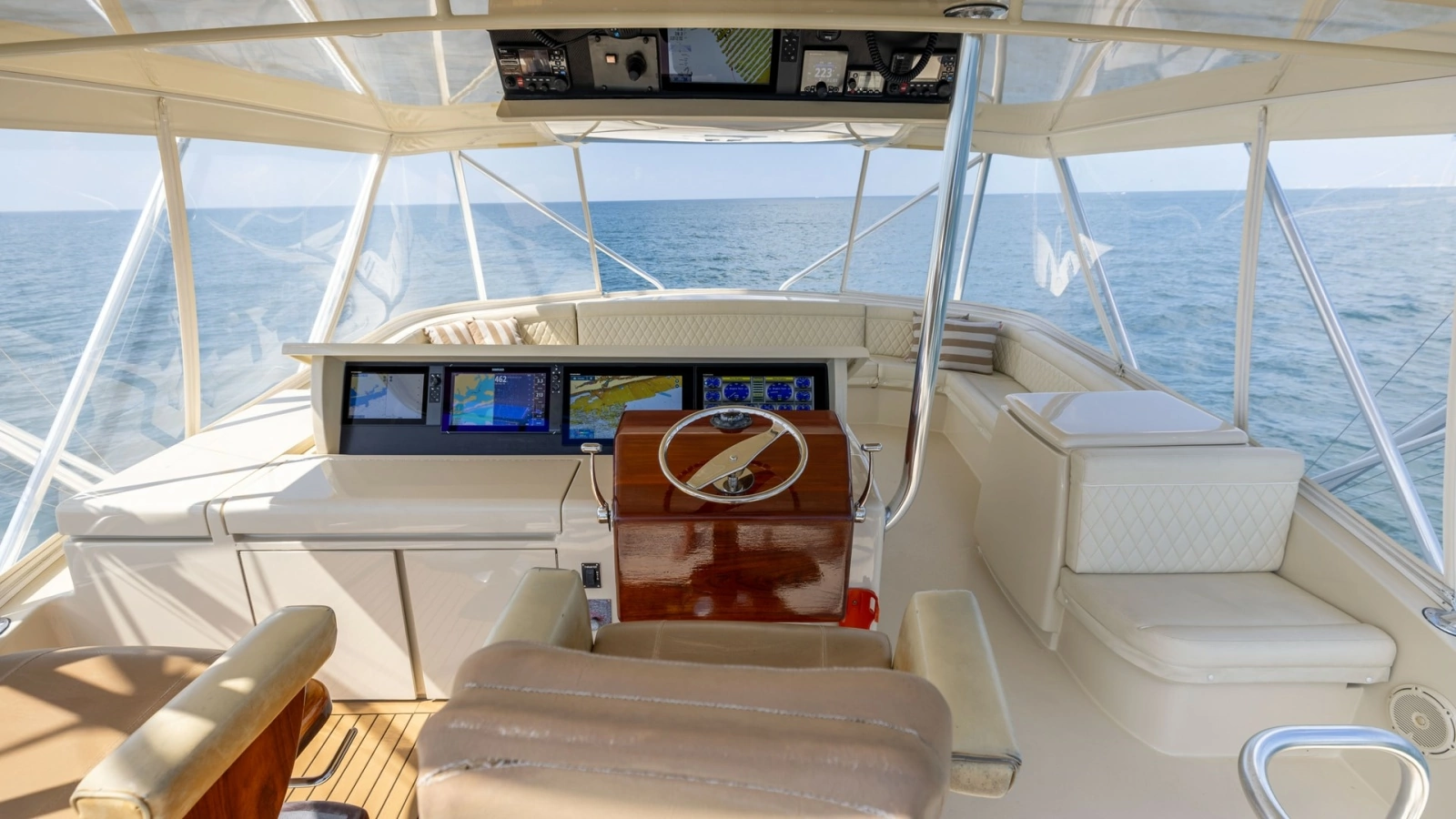2007 Hatteras 68 Convertible- KEMOSABE- Helm