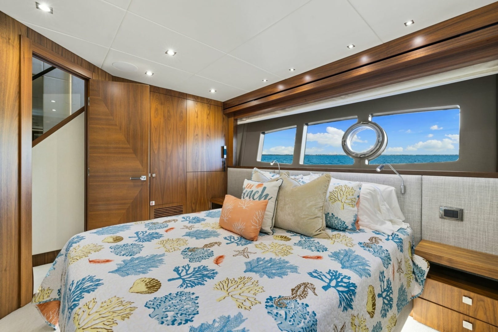 2018 Sunseeker 95 Motoryacht