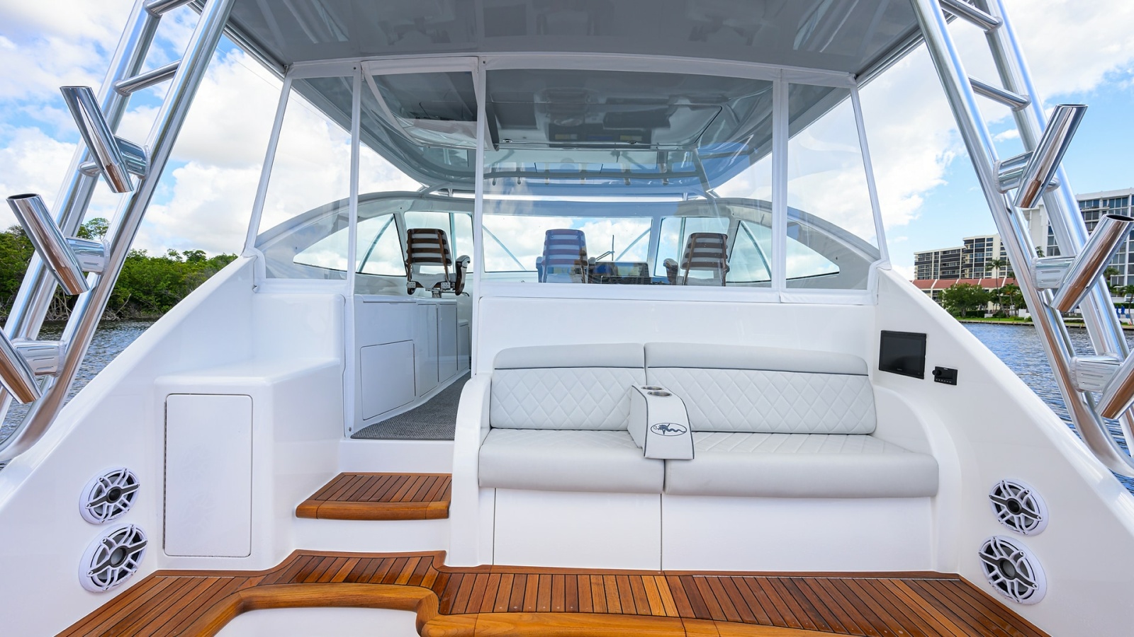 44_viking_reelaxin_cockpit_08