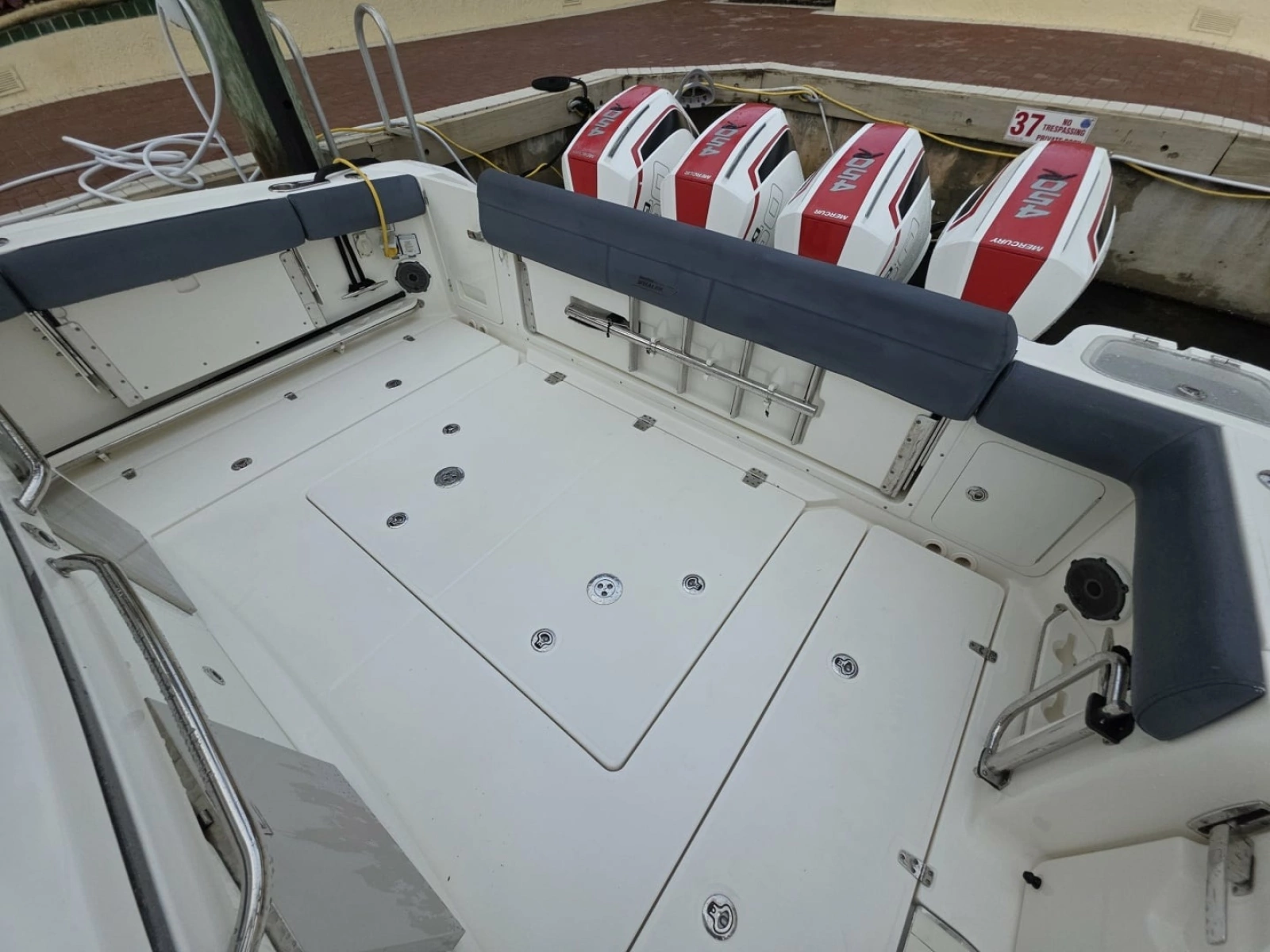 2021 Boston Whaler 420 Outrage BFT-Profile