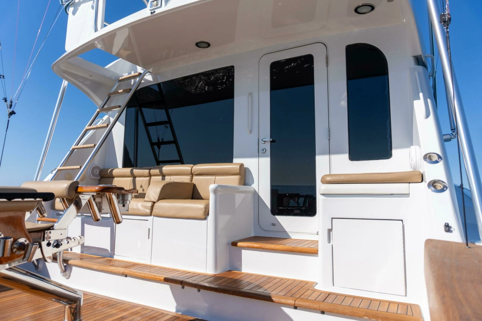 2001 Hatteras 60 Convertible photo 40