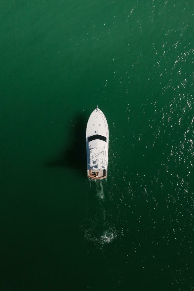 68' 2005 Hatteras 68 Convertible