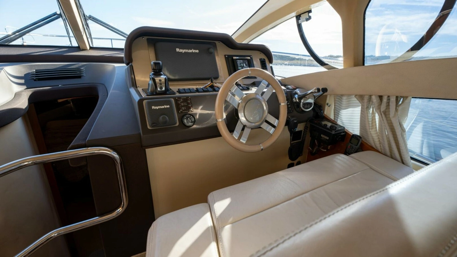 2013 Azimut 40 Flybridge