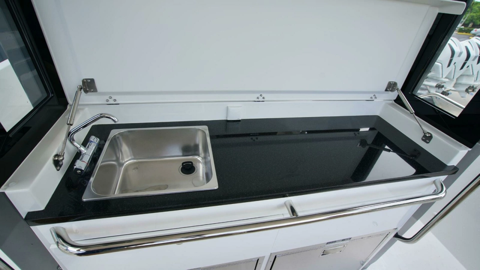 Nimbus Tender 11 -