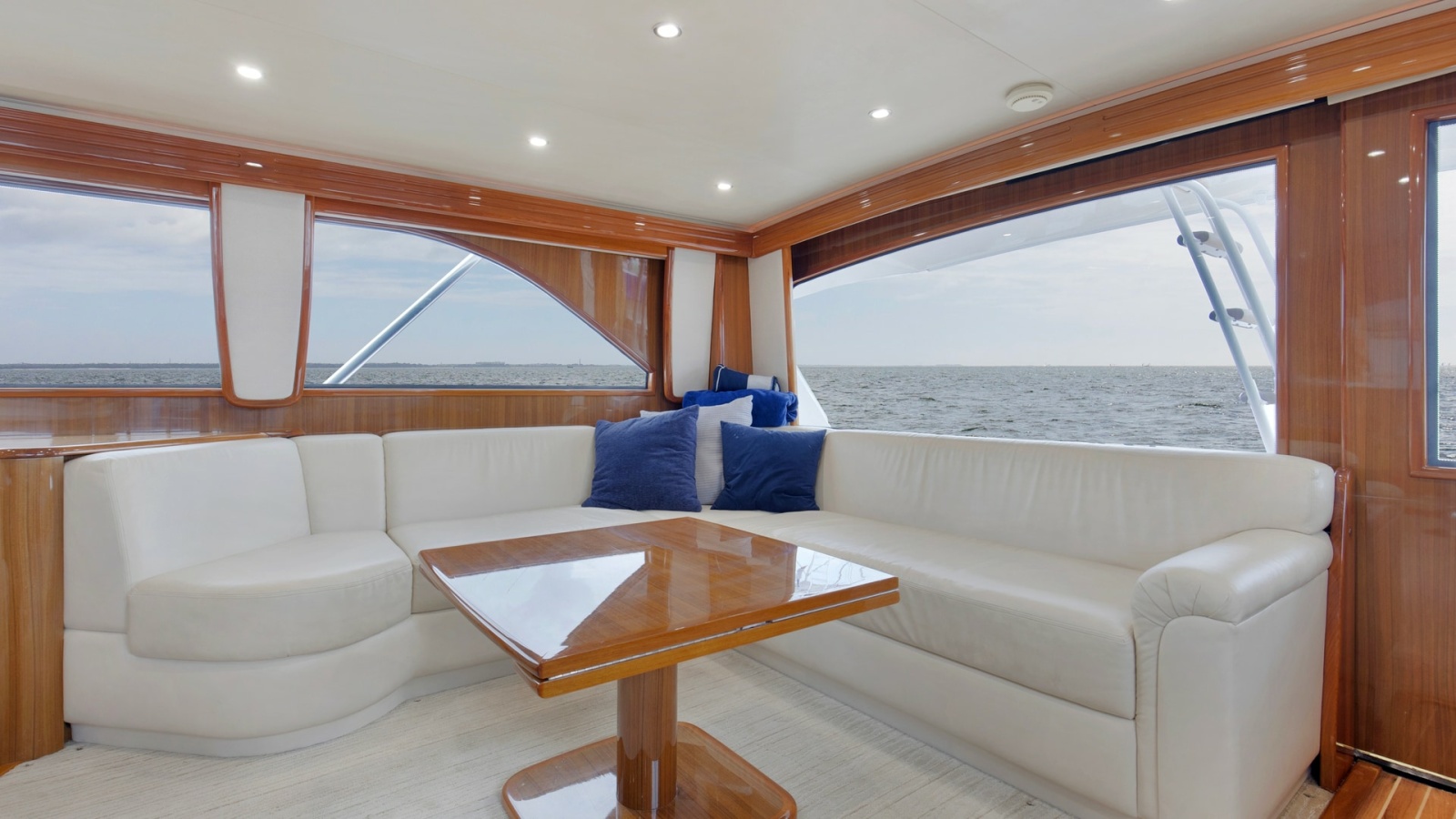 74' 2007 Viking 74 Enclosed Bridge