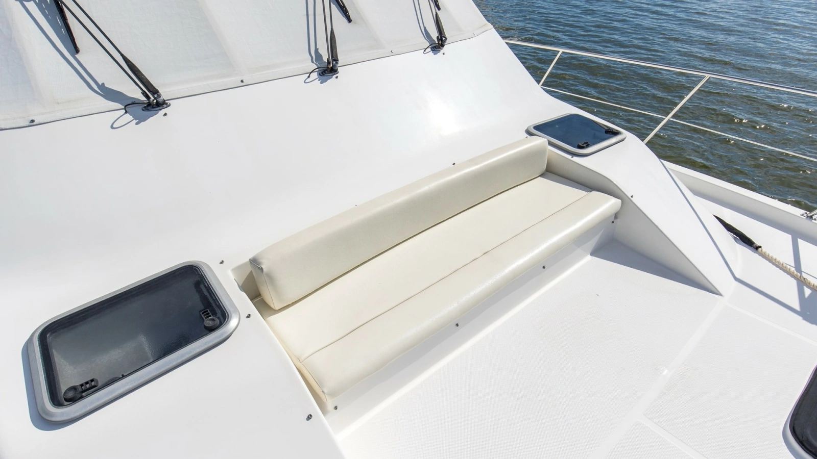 2007 Meridian 490 SE Pilothouse Trust Forward Deck (3)