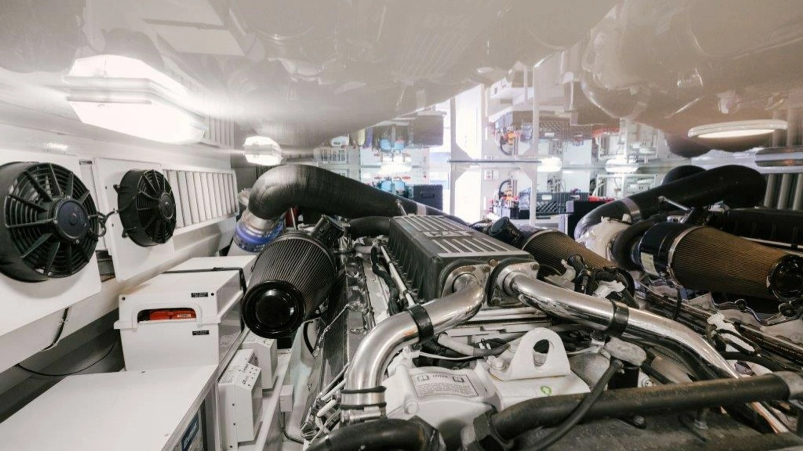 2007 64 Viking CNV Evil Eyes Engine Room (3)