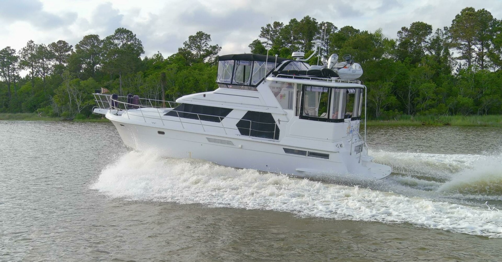 44' 1997 Carver 445 Aft Cabin