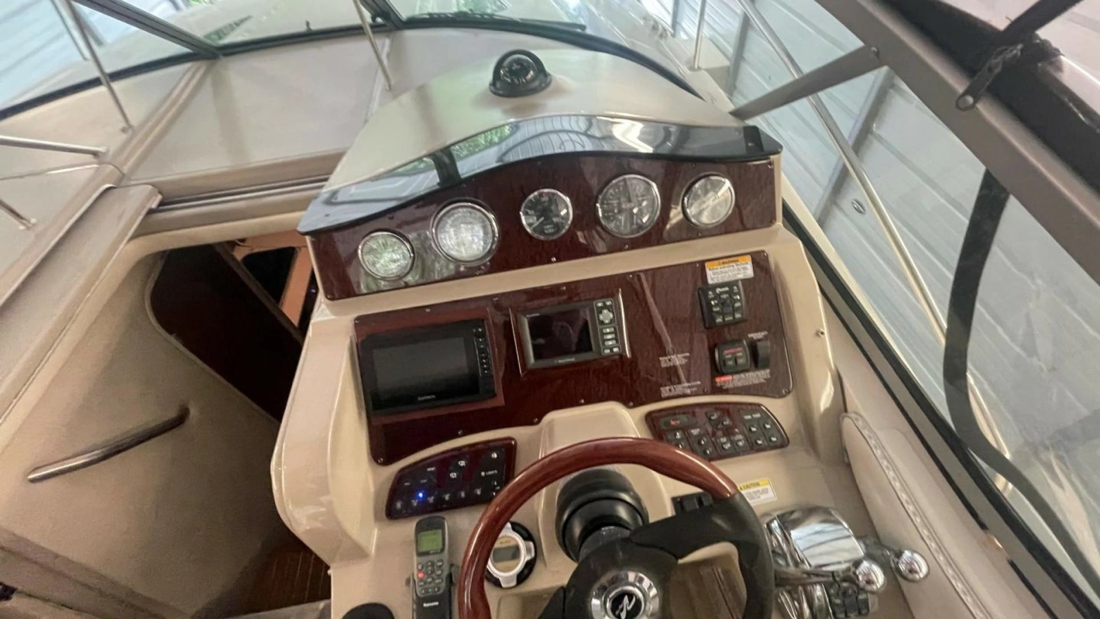2009 Sea Ray 310 Sundancer  Andrews Place Helm