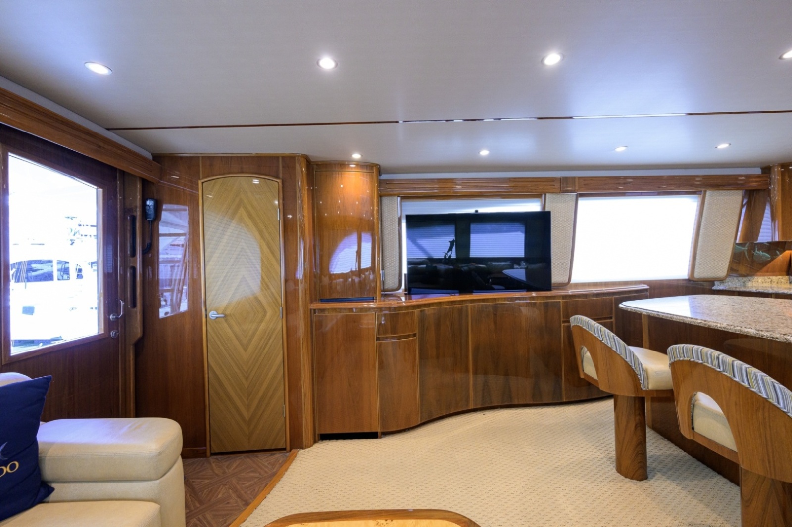 Viking 70 DESPERADO - Salon