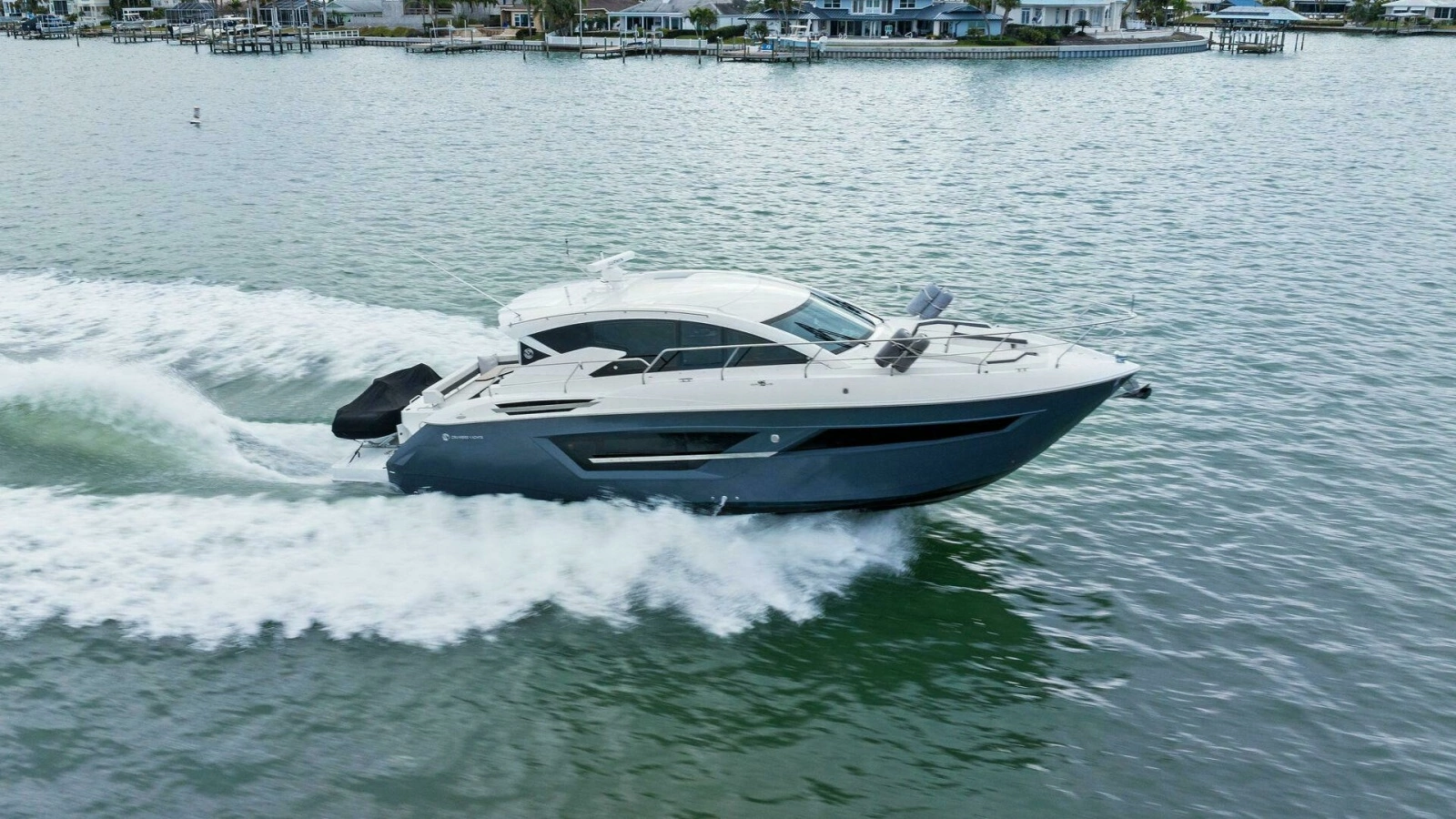 2020 Cruisers Yachts 46 Cantius photo 1