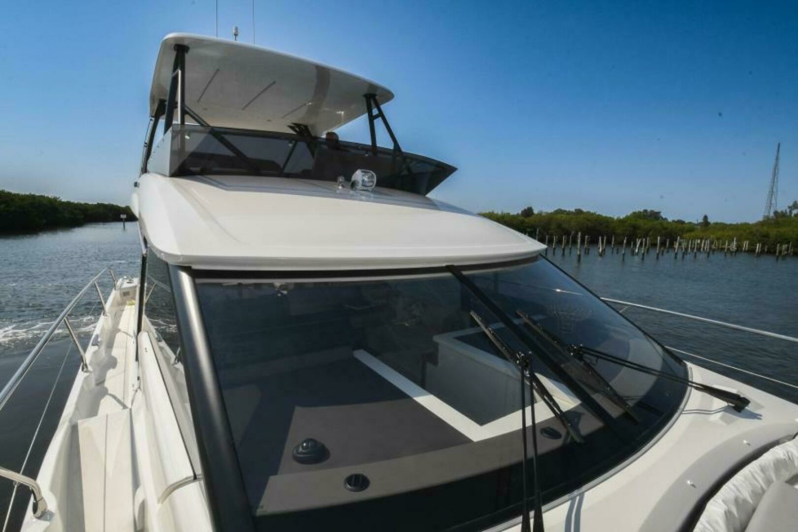 2023 52 Prestige Flybridge - Flybridge