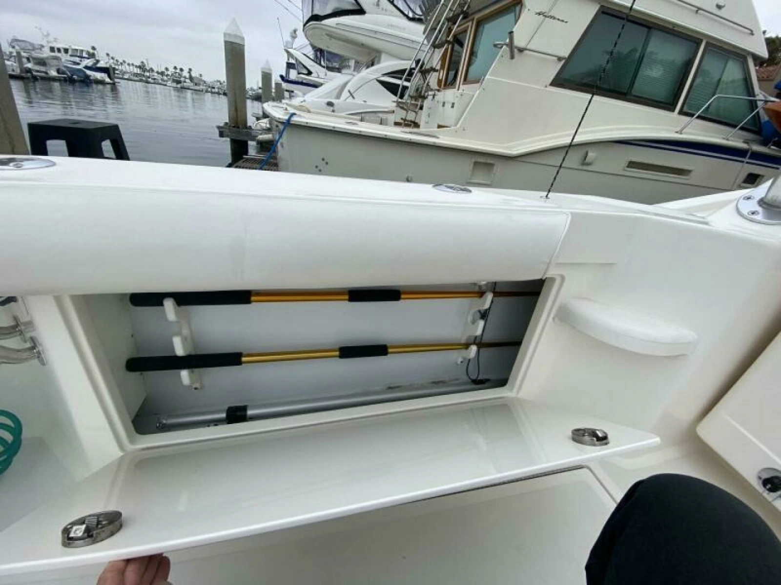 2006 Cabo 40 Express - BUZZ CATCHER