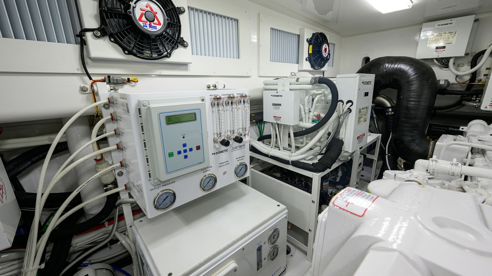 44_viking_reelaxin_engine_room_05