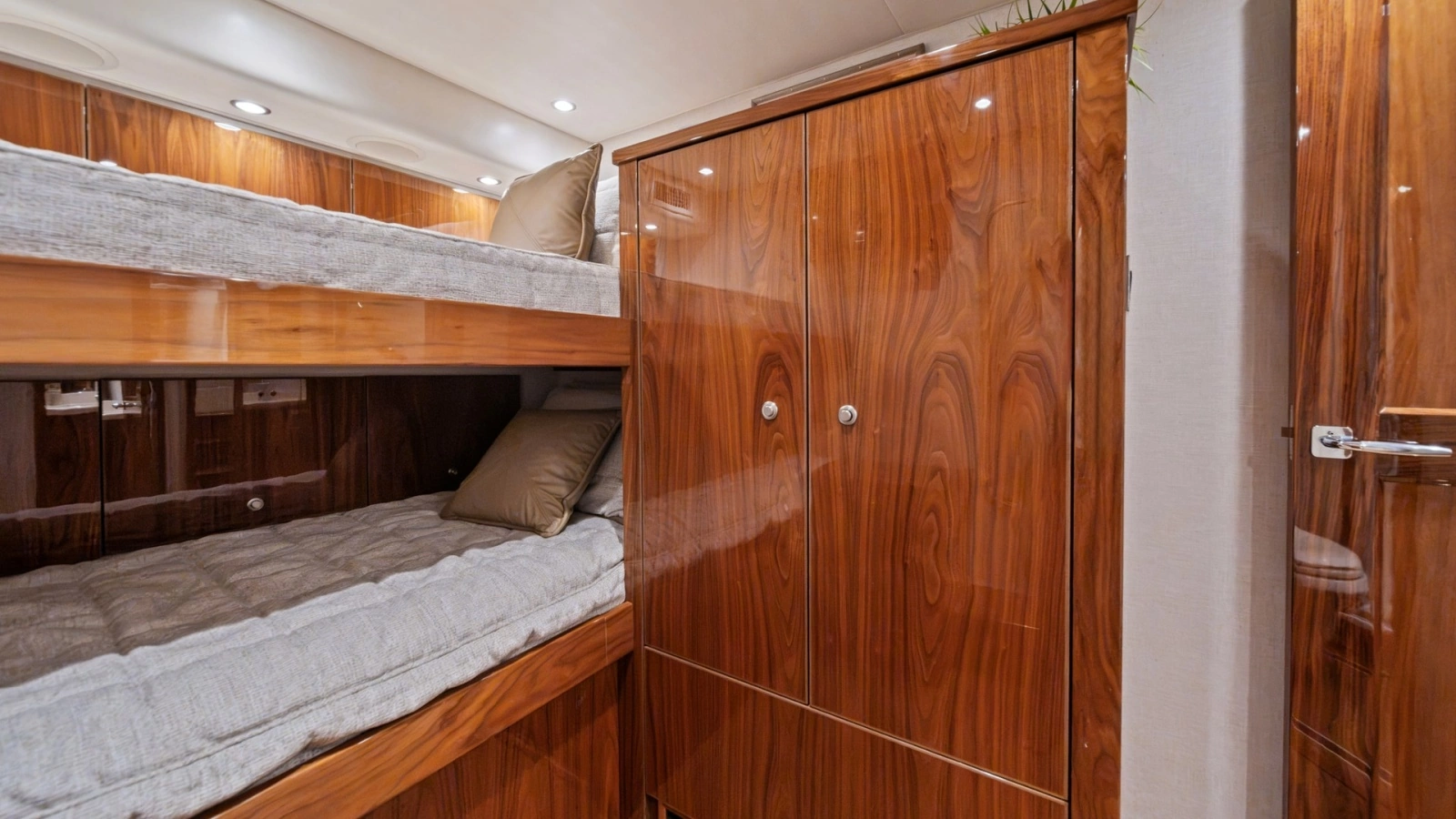 Guest Cabin with Bunk Beds