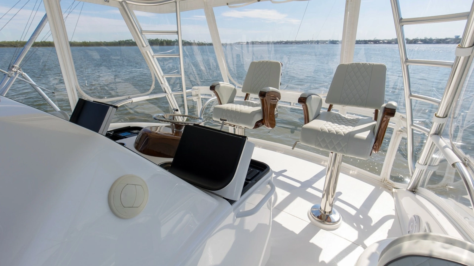 Flybridge Helm with Dual Seating