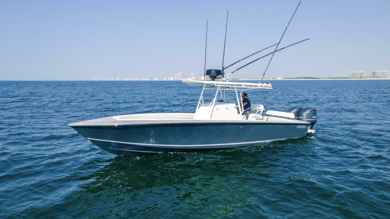 2004 31 Jupiter 31FS Smoke Show Port (2)