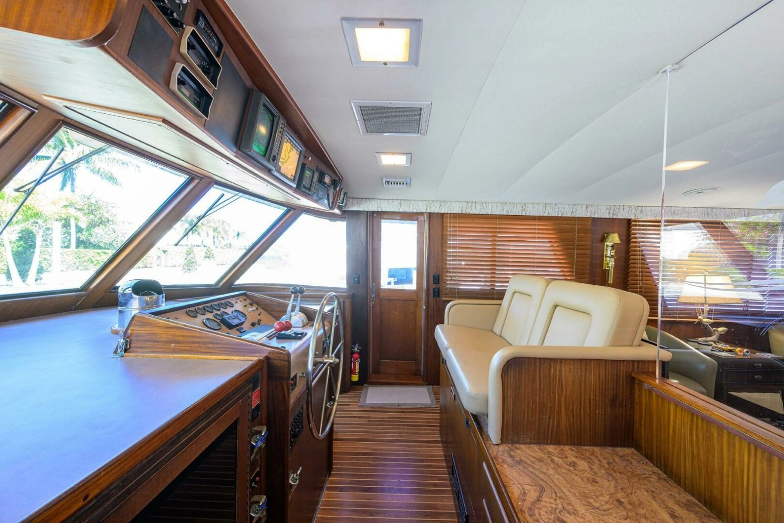 Hatteras 63 - Phantom - Lower Helm
