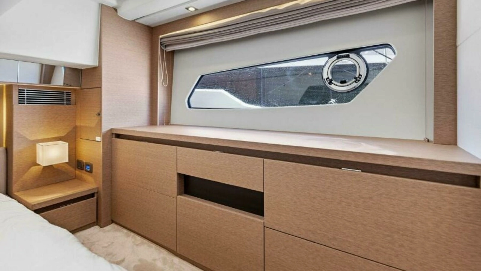 2025 Prestige 460 Flybridge - Sistership
