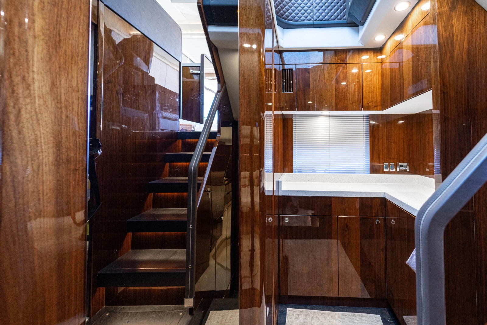 2019 Fairline Squadron 53