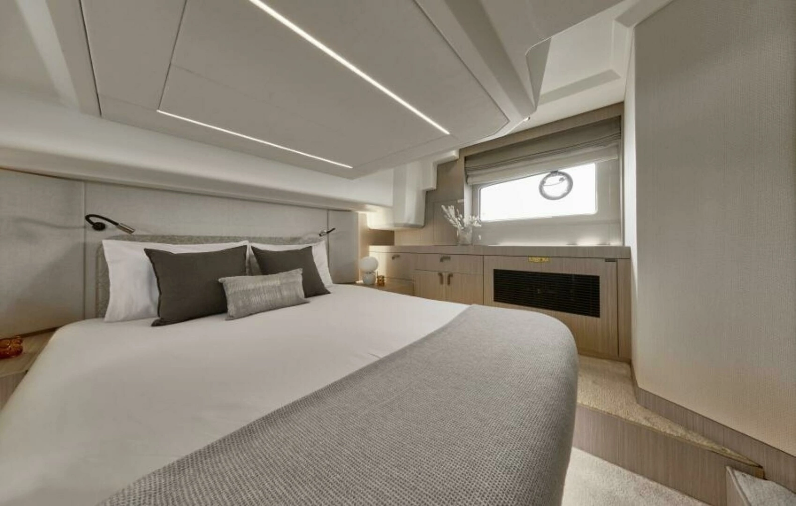 2027 F4.3 Master Stateroom
