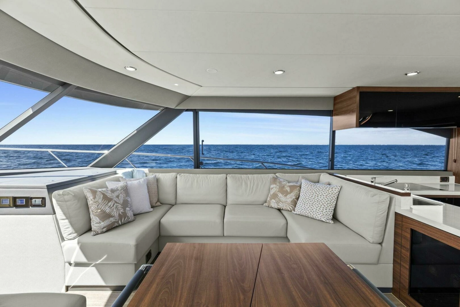 2025 Maritimo M600 